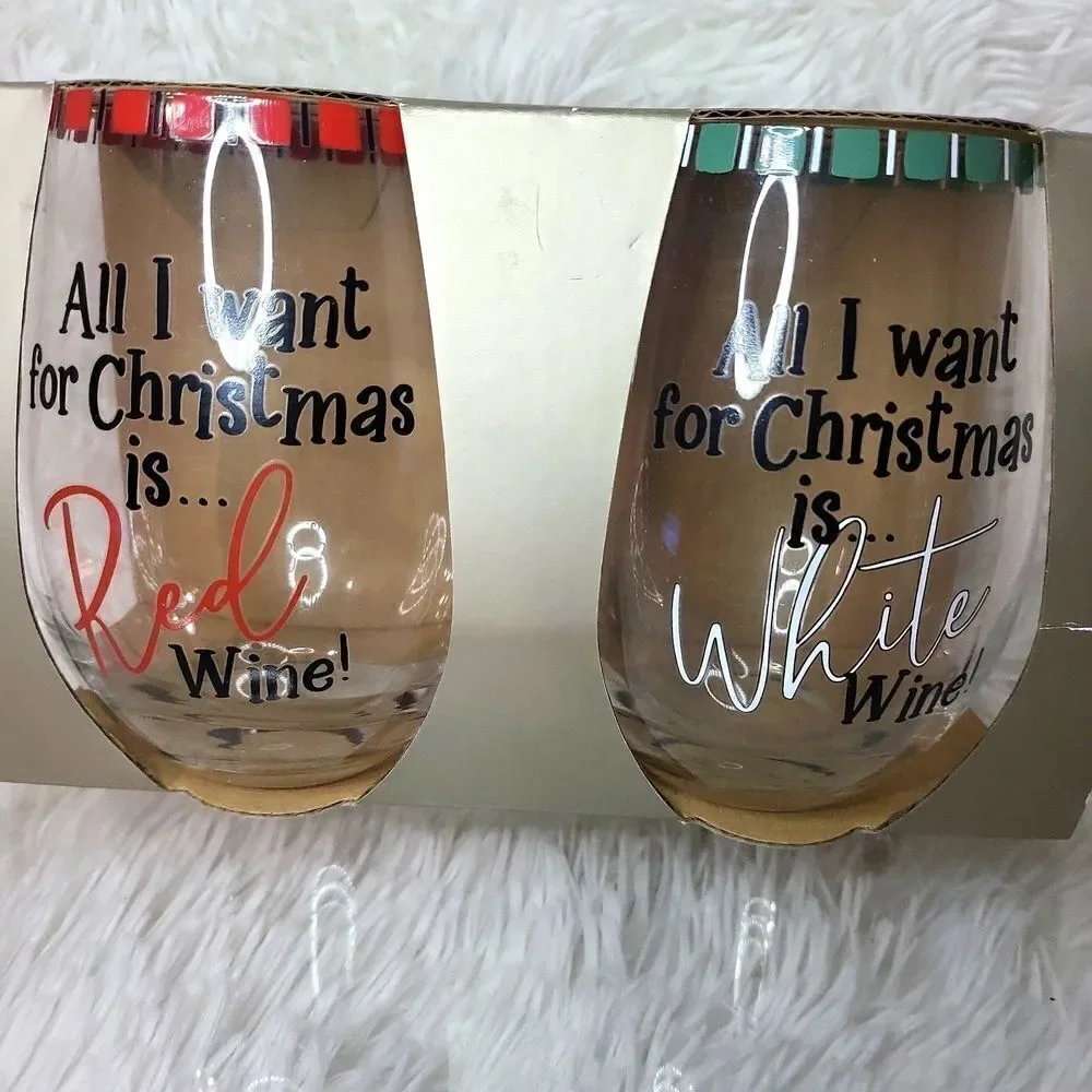 Pier one imports Christmas 🎄 wine glasses NWT!